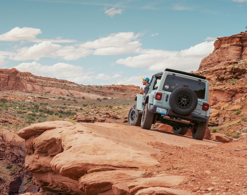 Jeep Wrangler Rubicon Cliff Hanger