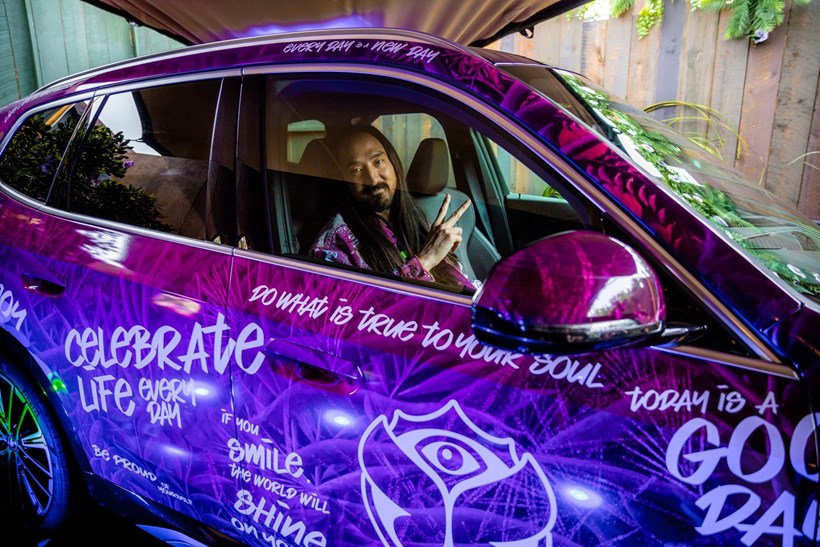 BMW iX1 x Steve Aoki Τomorrowland