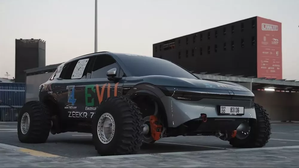 Zeekr 7X Αμμόλοφος Άμπου Ντάμπι