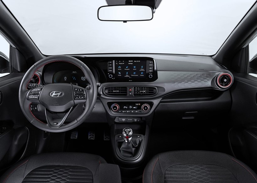 Hyundai-i10-2023-03