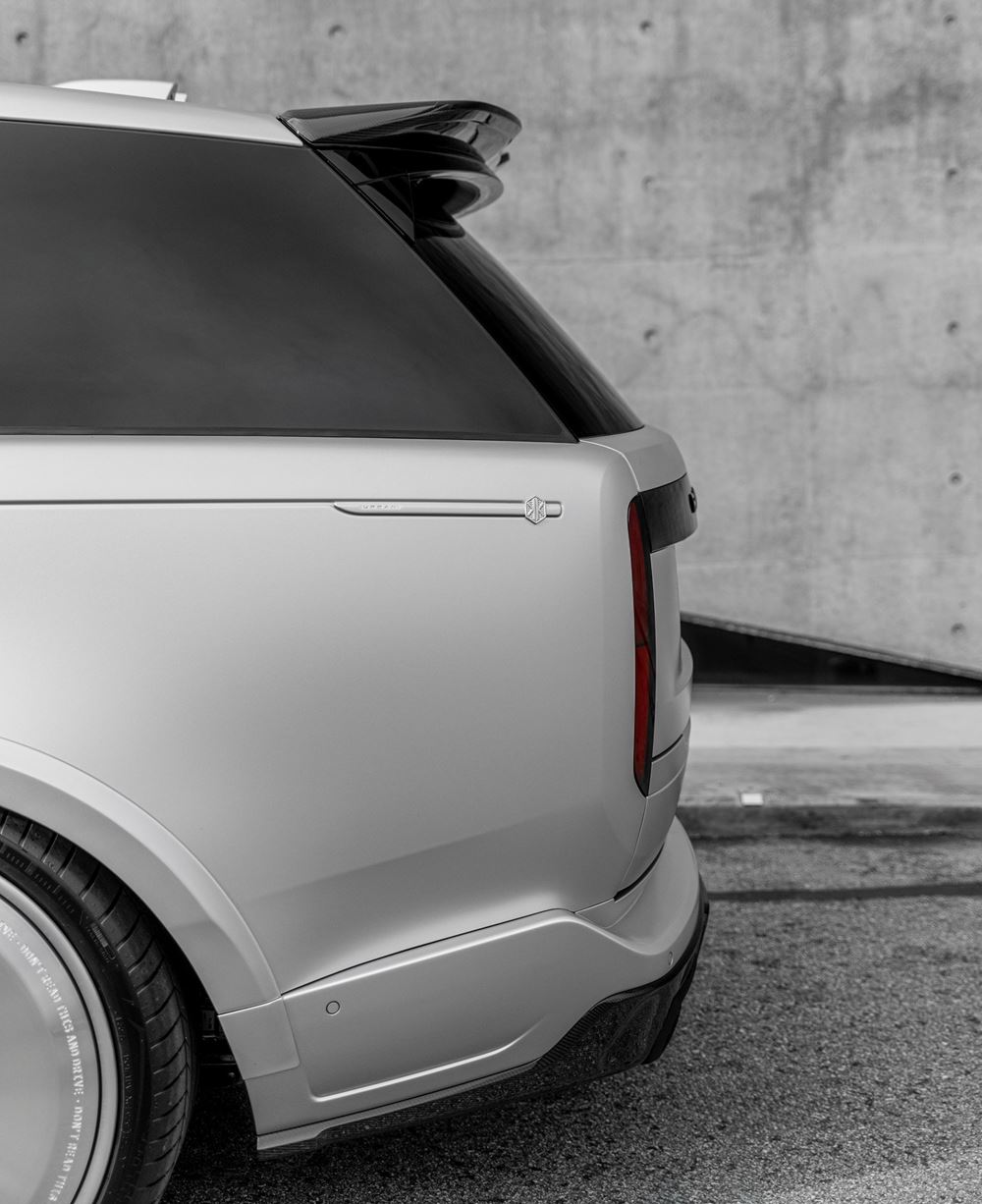 Kim Kardashian Range Rover