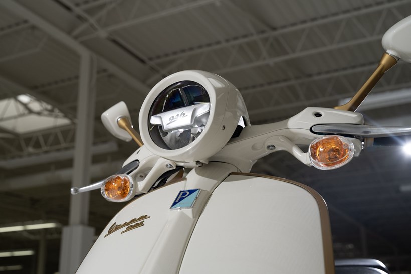 Vespa 946 Christian Dior Edition