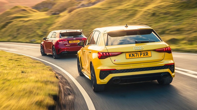 Νέο Audi RS3 εναντίον της Mercedes AMG Α 45 S
