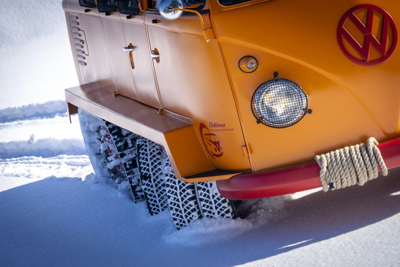Το εκτός δρόμου όχημα VW Half-track Fox