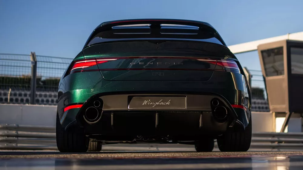 Genesis G90 Wingback