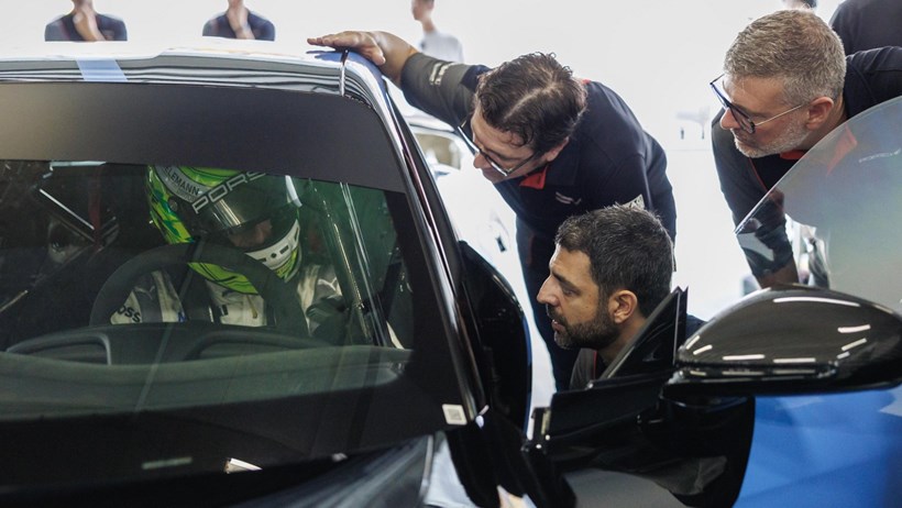Porsche Taycan Turbo ρεκόρ Σαγκάη