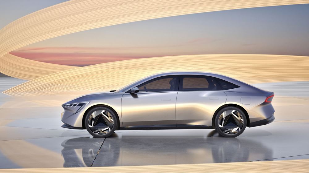 Nissan Evo Concept Sedan
