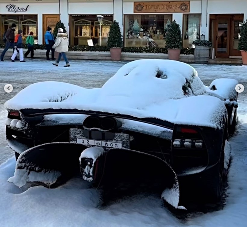 Aston Martin Valkyrie Gstaad