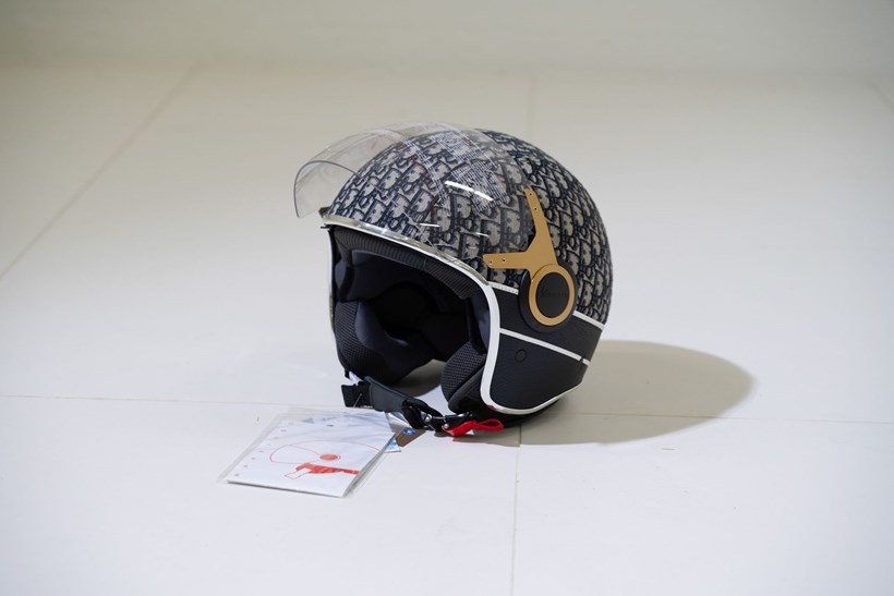 Vespa 946 Christian Dior Edition