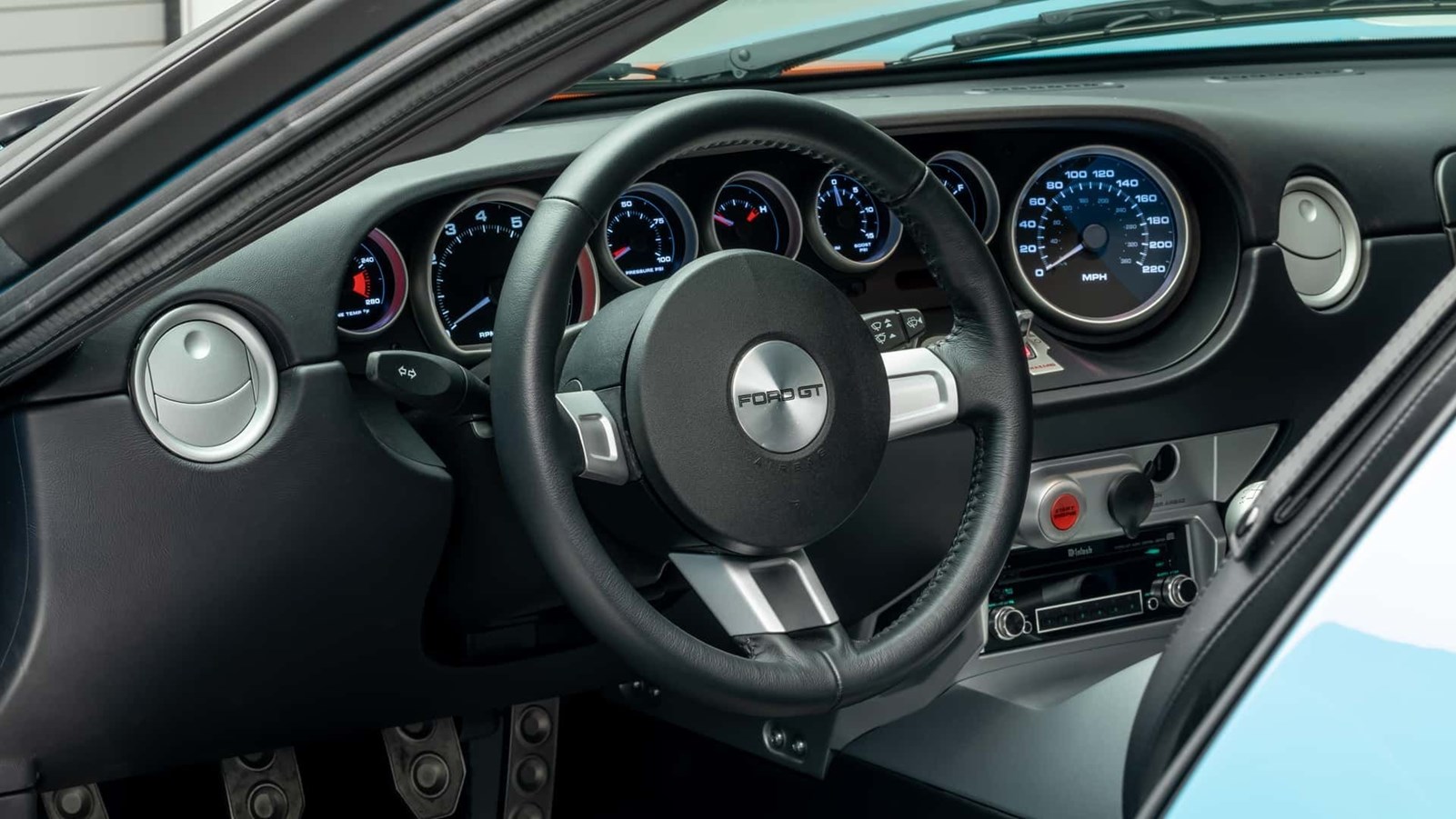 Ford GT heritage edition