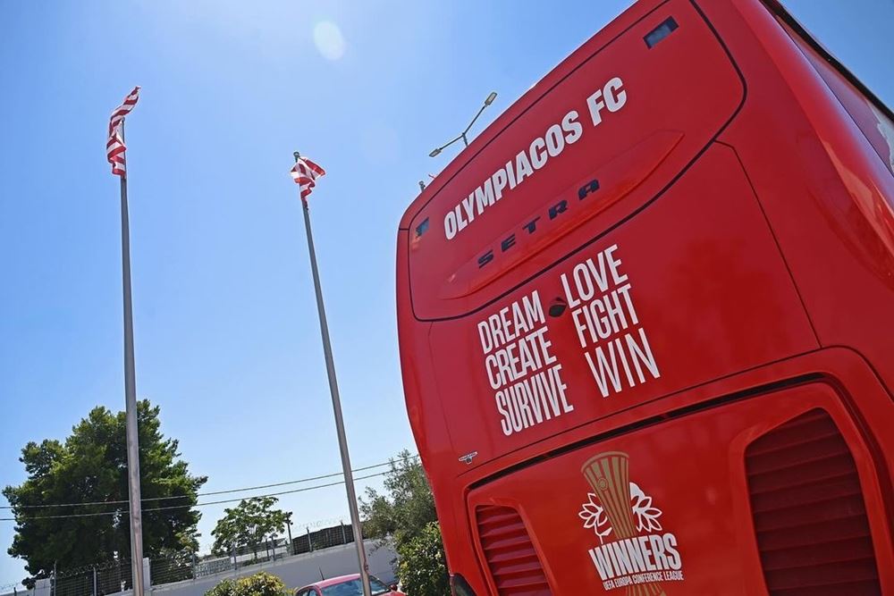 Ολυμπιακός νέο λεωφορείο Setra
