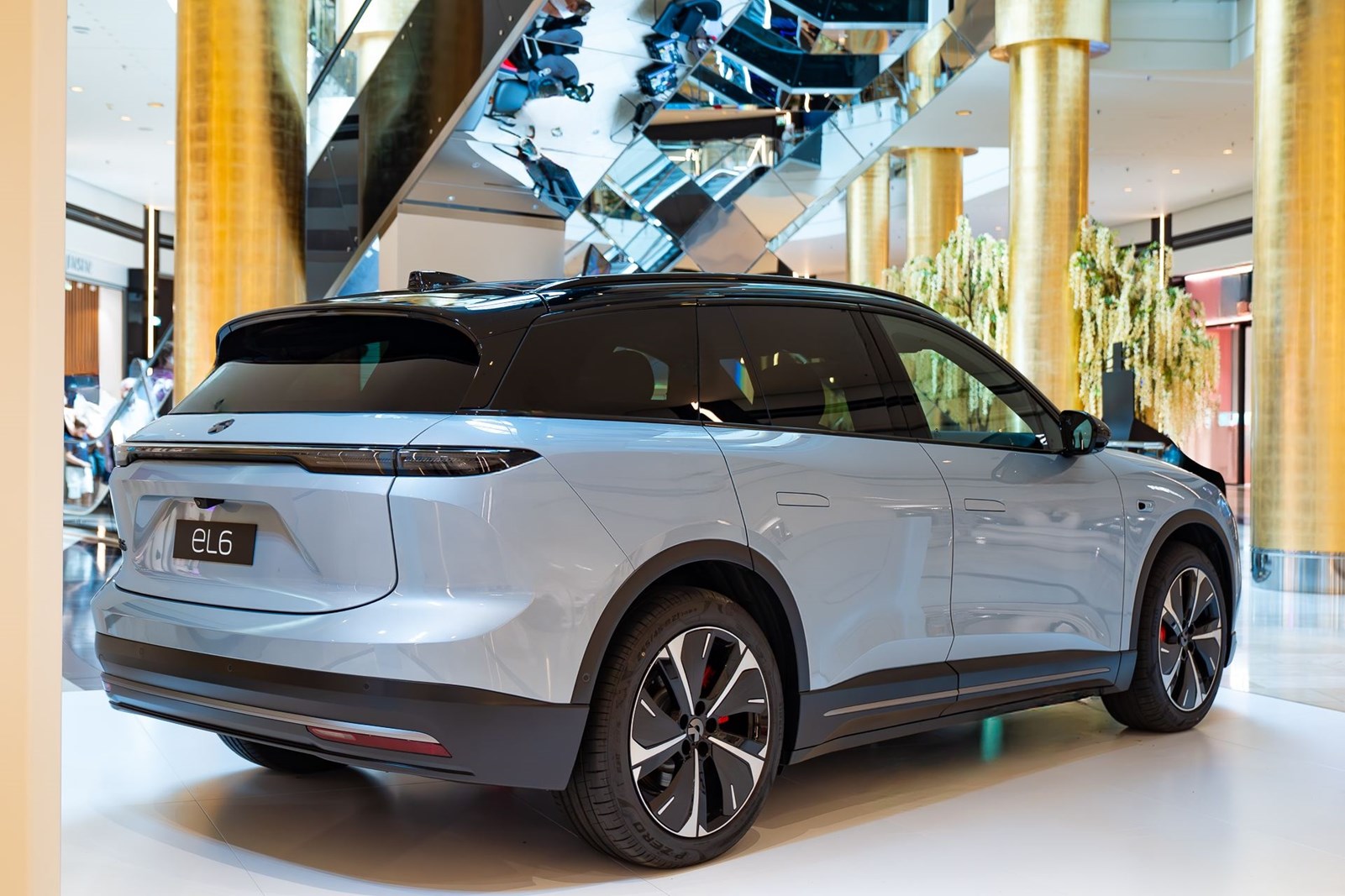 NIO EL6 Golden Hall