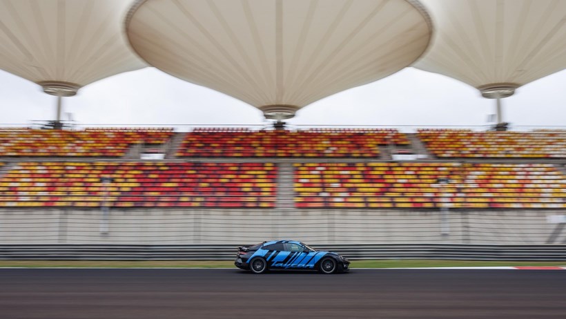 Porsche Taycan Turbo ρεκόρ Σαγκάη