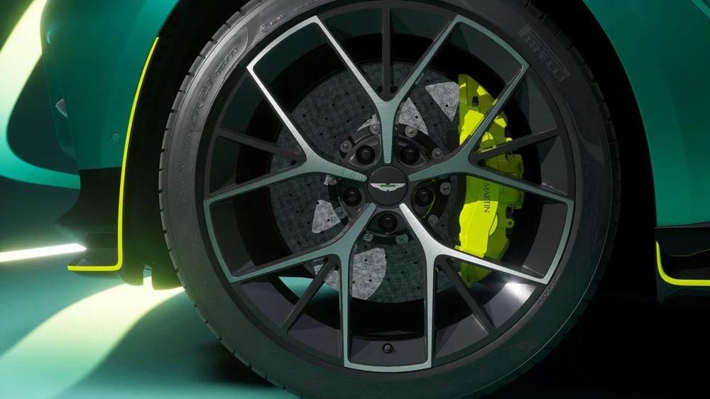 Aston Martin DBX707 AMR24