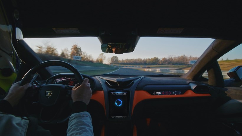Lamborghini Telemetry X ψηφιακός συνοδηγός για supercars