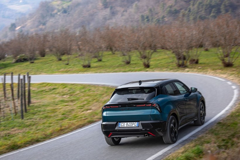 Alfa Romeo Junior Ibrida Q4