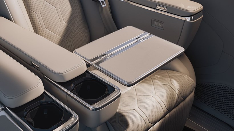 Volvo EM90 MPV
