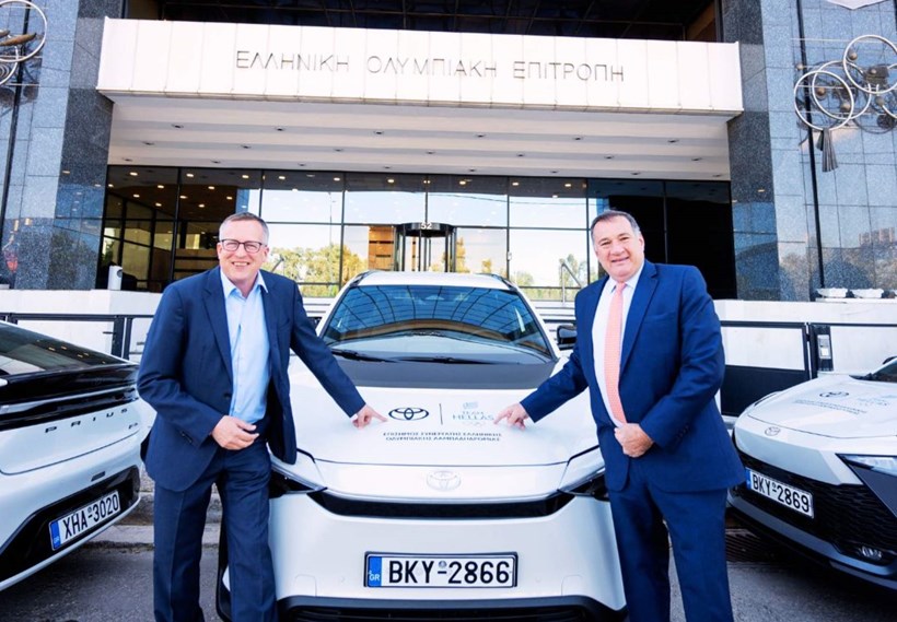 Hermann Riedl CEO TOYOTA HELLAS Spiros Kapralos CEO EOE