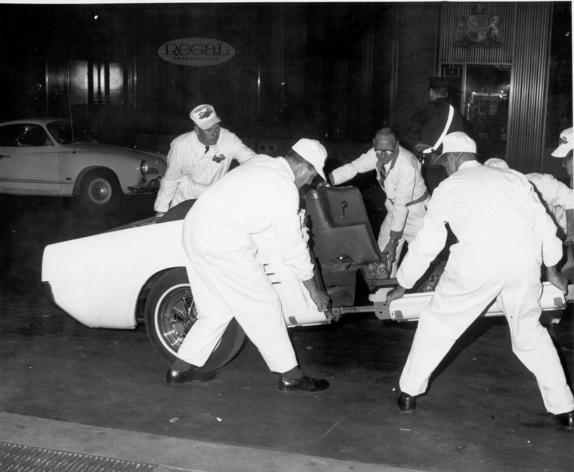 Πώς ανέβηκε μια Ford Mustang στο Empire State