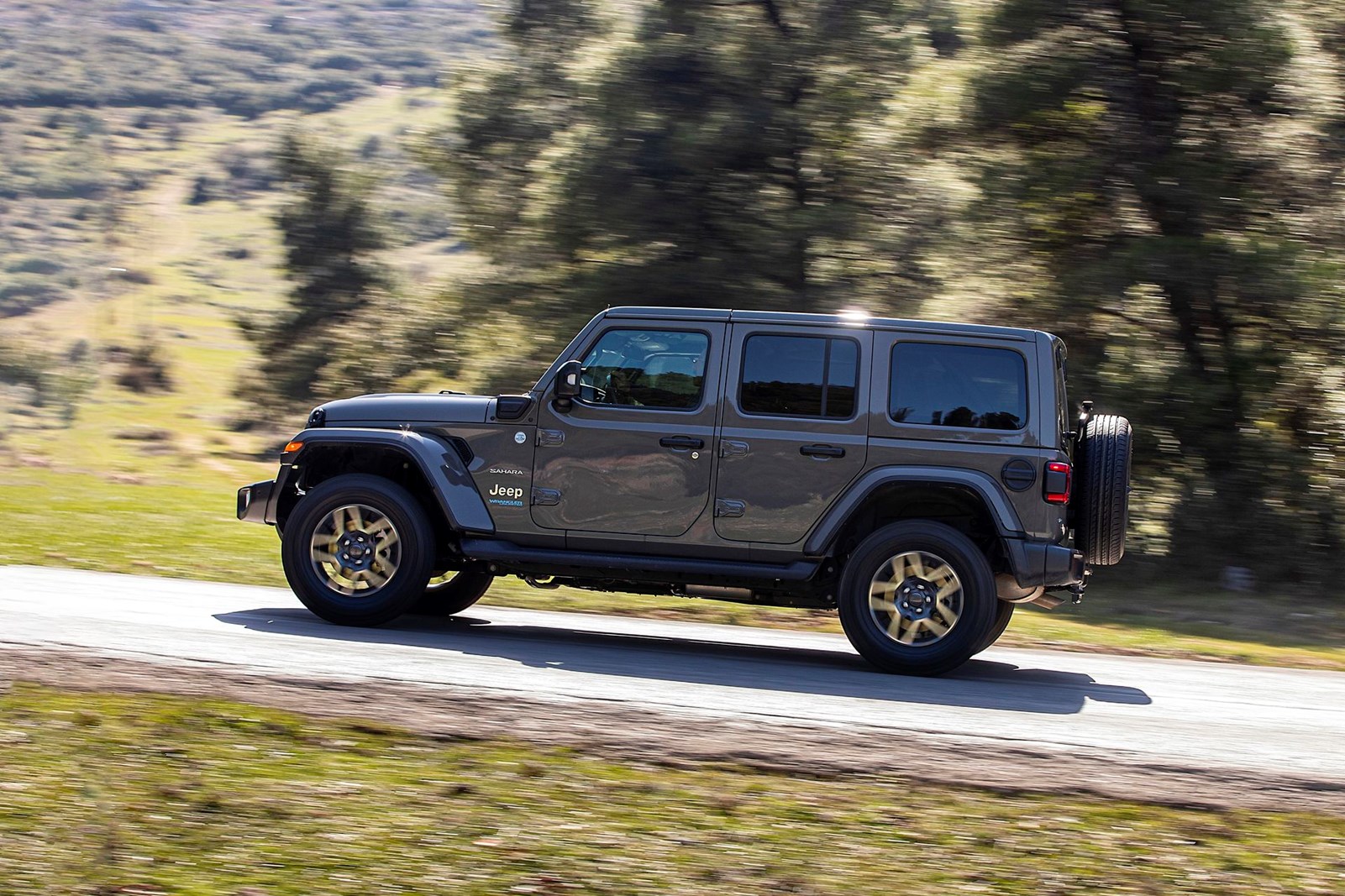 Jeep Wrangler 4xe Sahara plug in hybrid