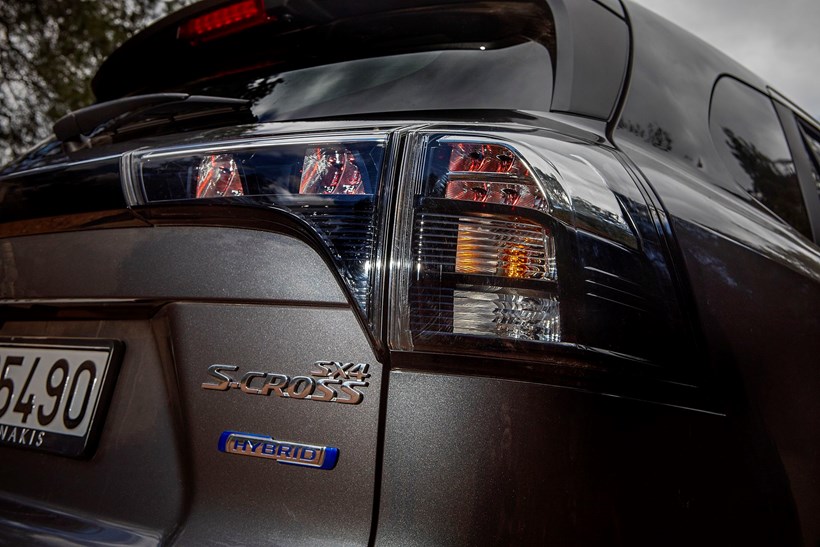 Suzuki S Cross Hybrid Test Drive