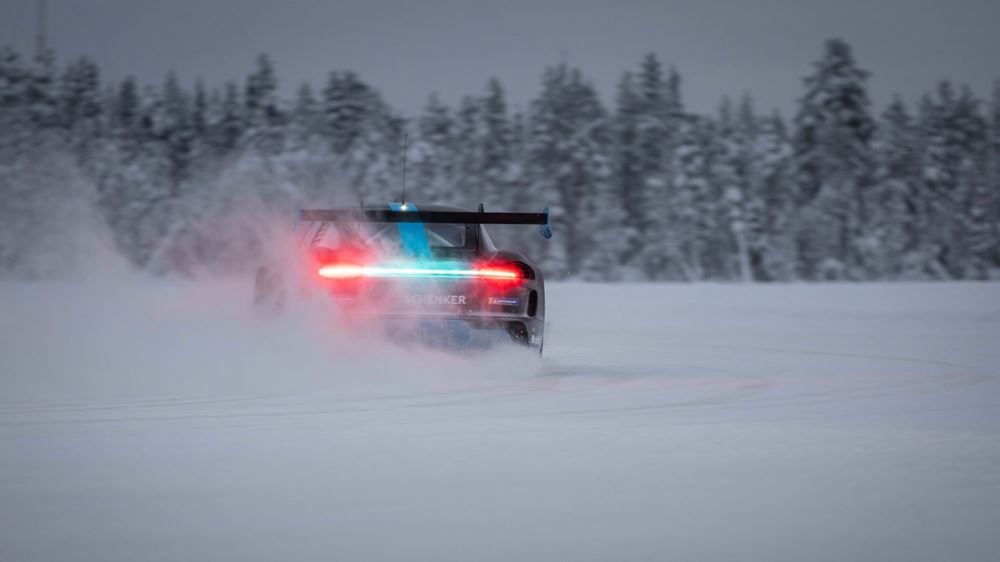 Porsche GT4 e-Performance ICE Experience