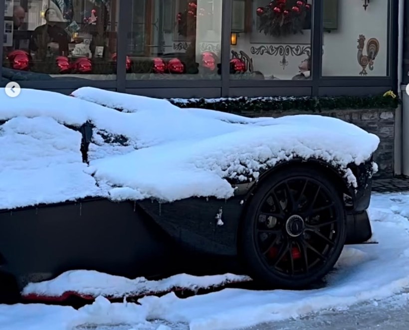 Aston Martin Valkyrie Gstaad