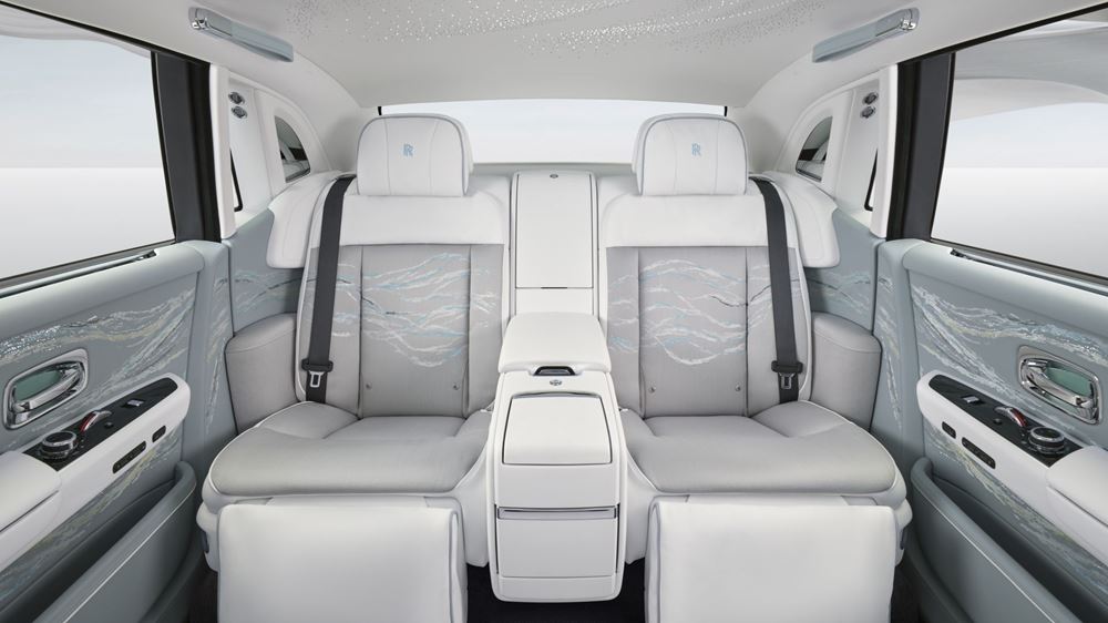 Rolls-Royce Phantom Scintilla με την Νίκη της Σαμοθράκης