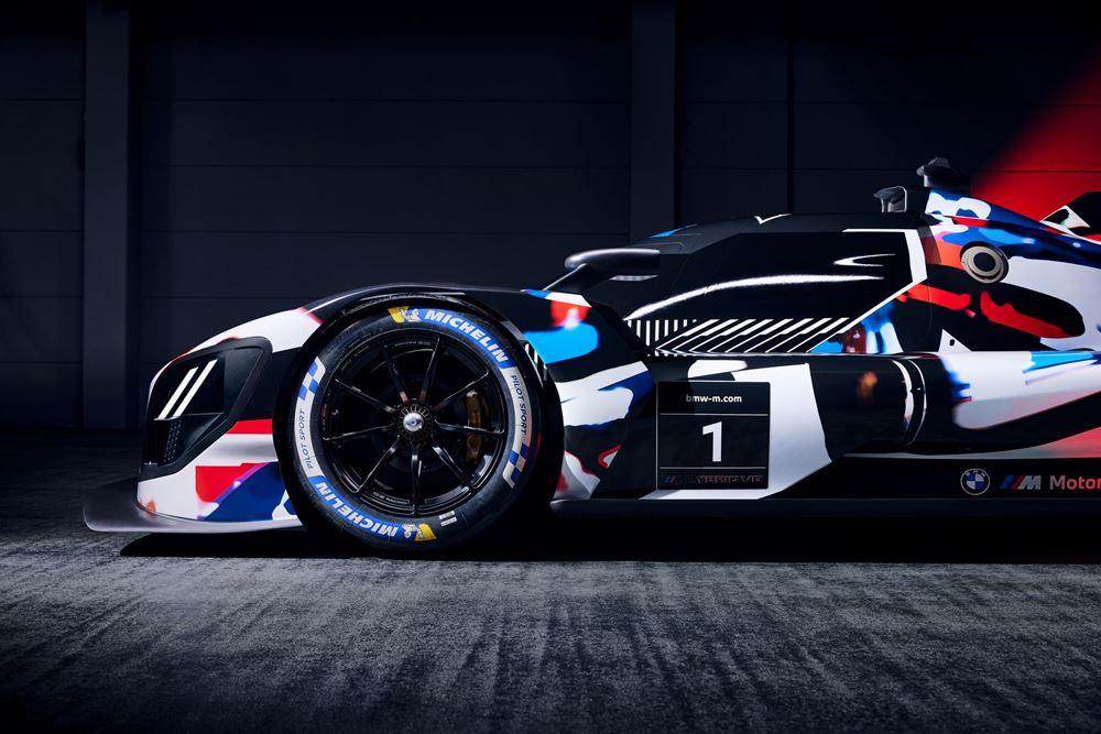BMW M HYbrid V8