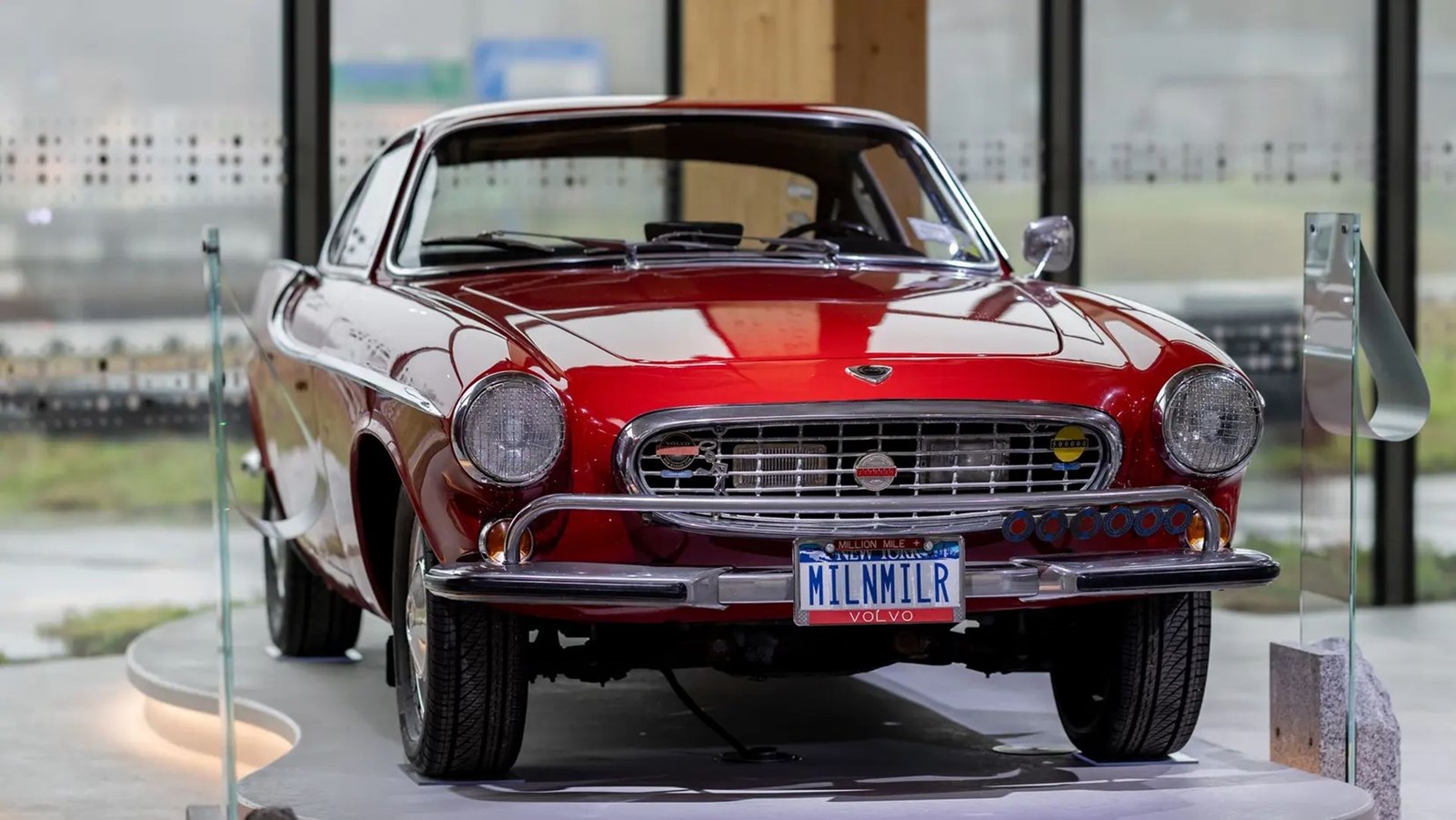 Volvo P1800