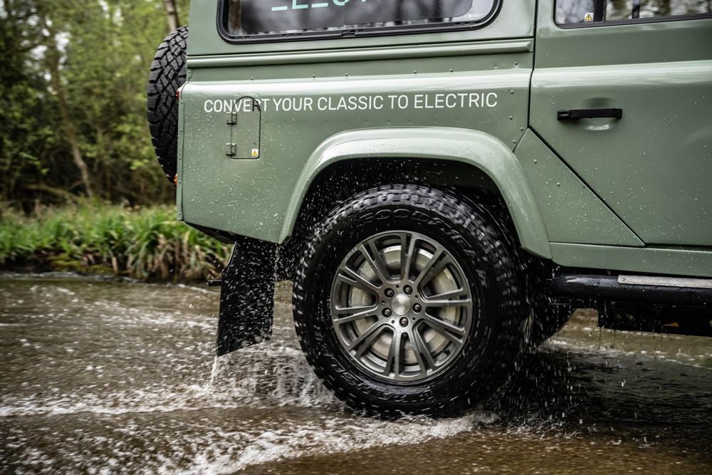 Land Rover Defender ηλεκτρικό Restomod Bedeo