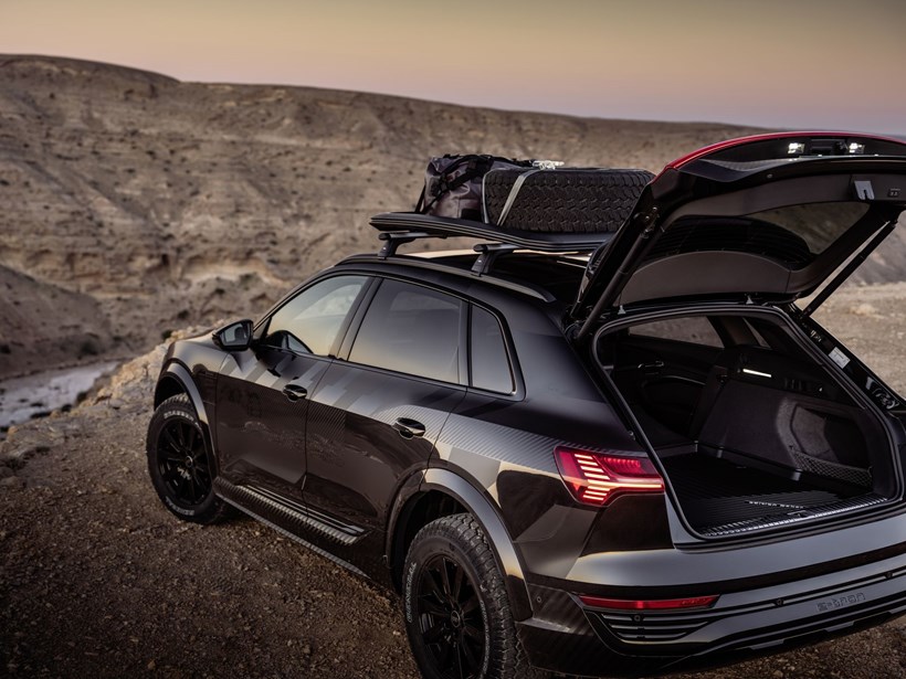 Audi Q8 e-tron Dakar
