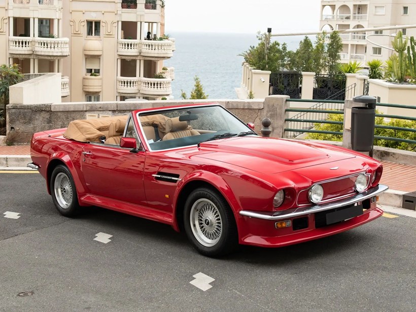 ASton Martin V8 Volante