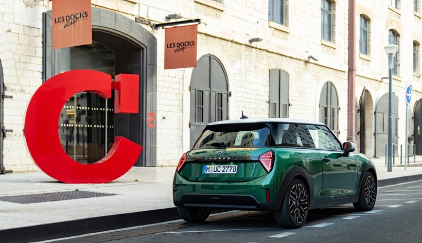 Mini Cooper C in-car gaming