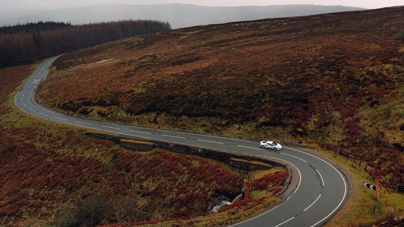 Αποκλειστικό: Οδηγούμε την Lotus Emira στο δρόμο