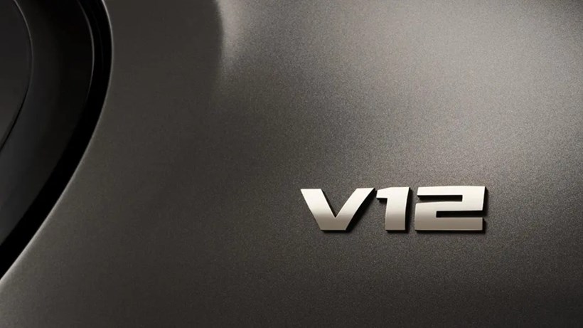 BMW V12 badge