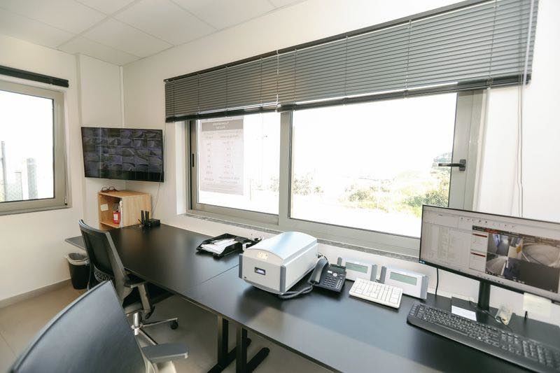 Ολυμπία Οδός Πάρκινγ φορτηγών Ακράτα