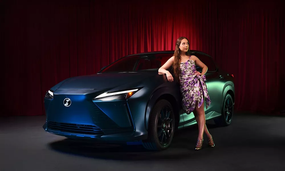 Lexus RZ Art