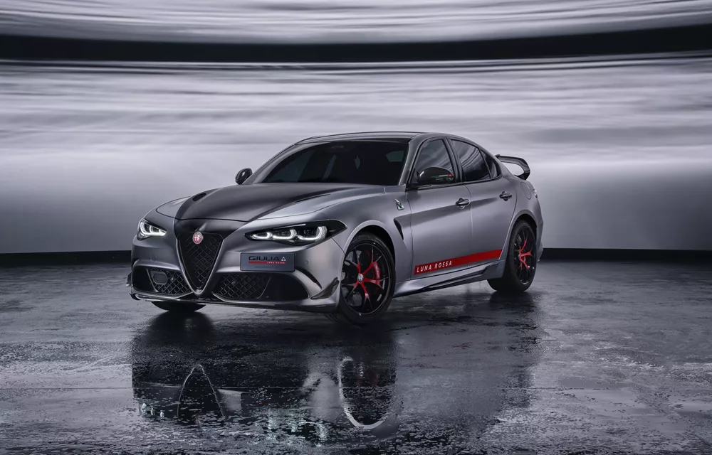 Alfa Romeo Giulia Quadrifoglio Luna Rossa