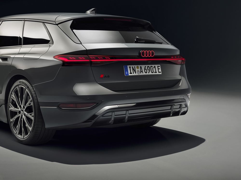  ;Audi A6 e-tron Avant