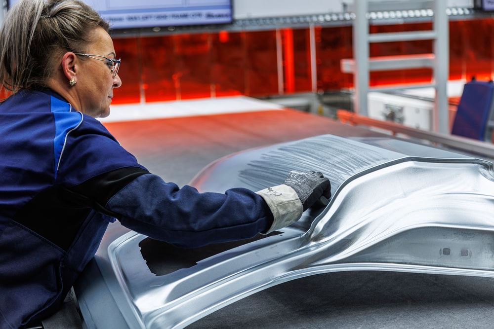 BMW iX3 γραμμή παραγωγής εργοστάσιο Debrecen Ουγγαρία