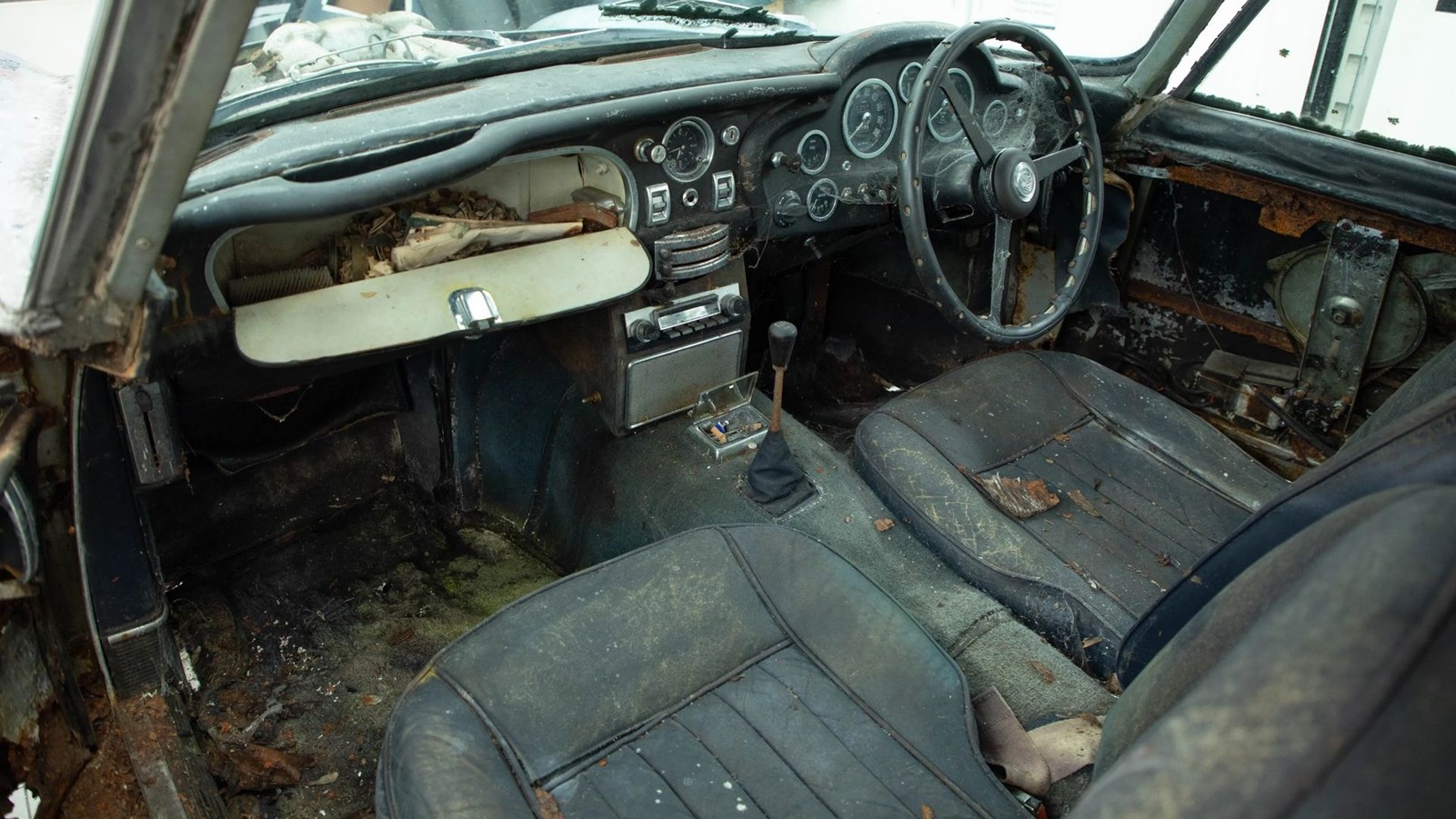 Aston Martin DB5 Vantage restoration