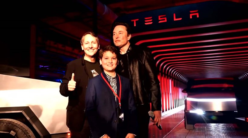 Tesla Cybertruck πρώτες παραδόσεις