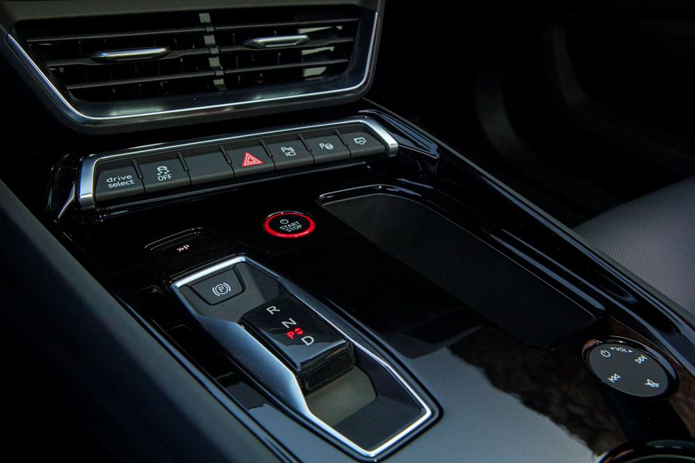 AUDI e-tron GT