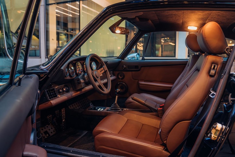 Porsche 911 964 restomod Theon Design