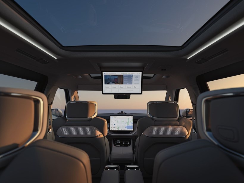 Volvo EM90 MPV