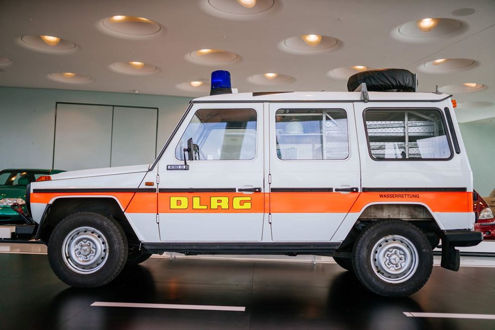 Mercedes-Benz 230 G DLRG version