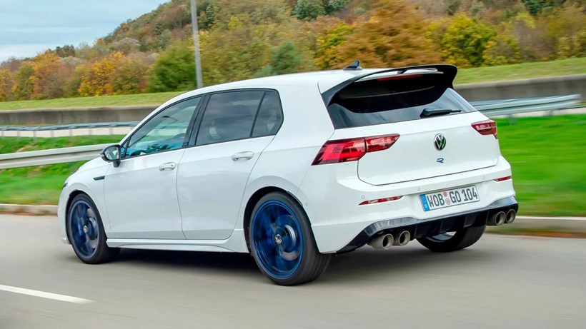 Volkswagen Golf R32 εναντίον Volkswagen Golf R 20 Years Edition