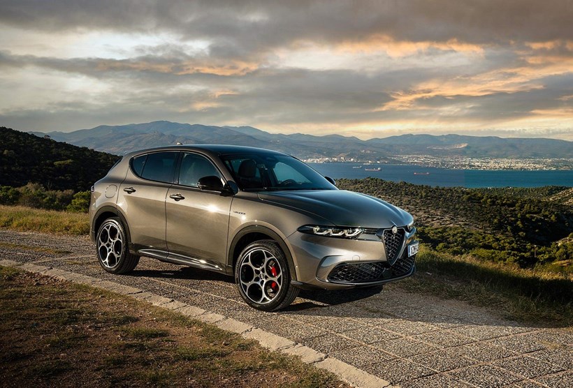 Alfa Romeo PHEV Q4