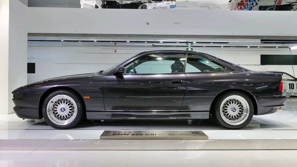 BMW 850 CSi